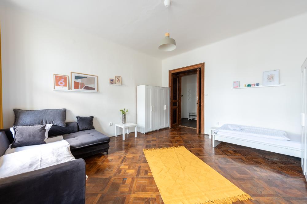 Sunflower Apartment