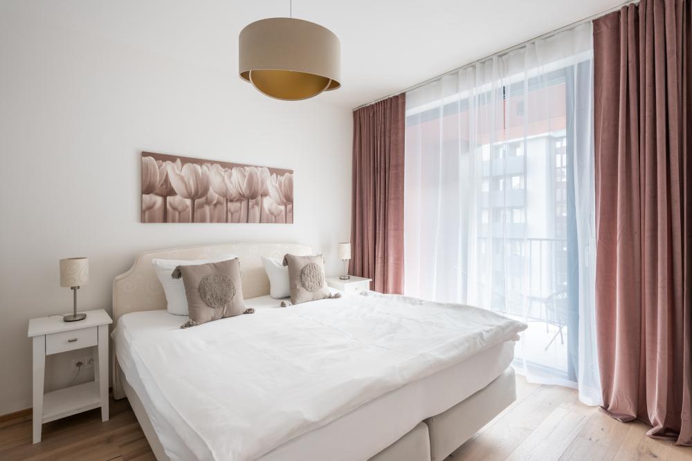 Red Jay Apartment