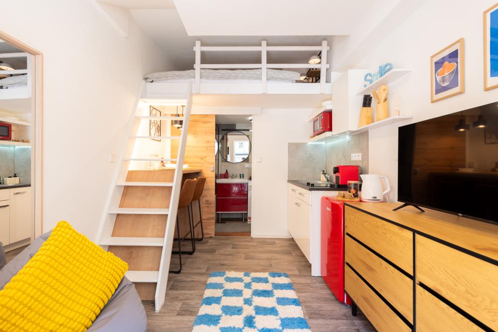 Goose Apartment