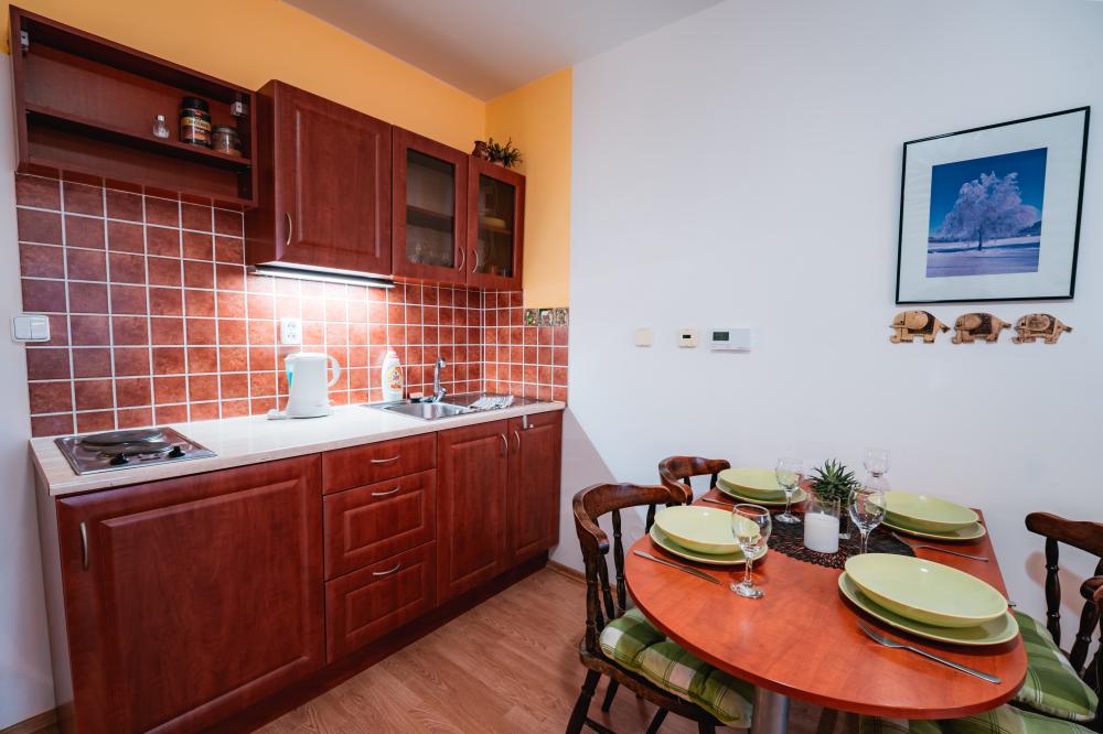 DI - Little Mountain Apartment