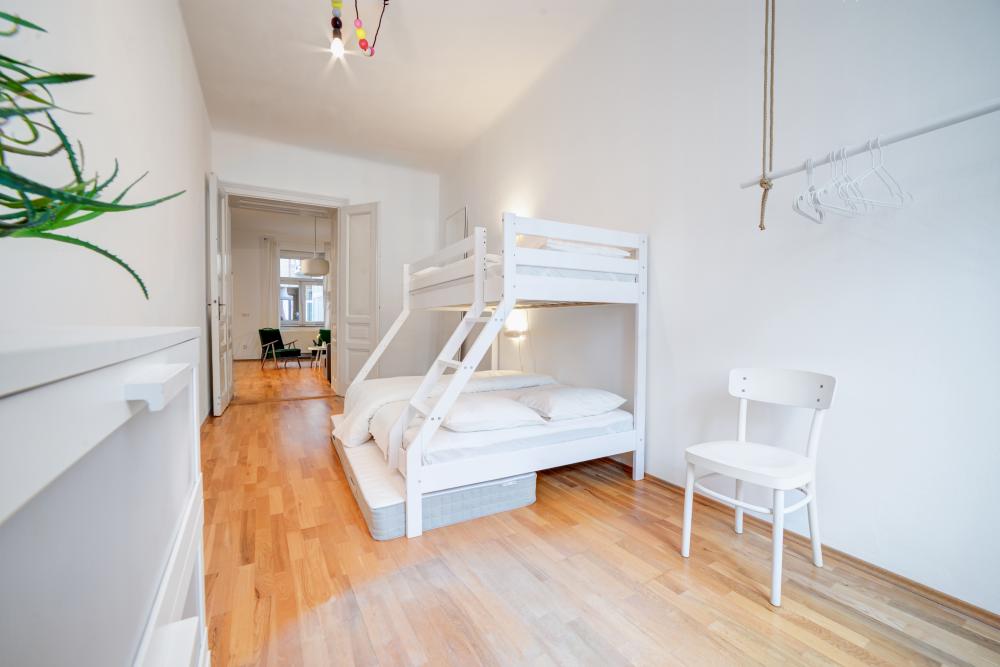 DI - Grand Central Apartment